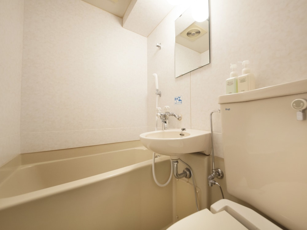 エコノミー ダブルルーム 禁煙 バスルーム0 | ホテル グリーン パレス