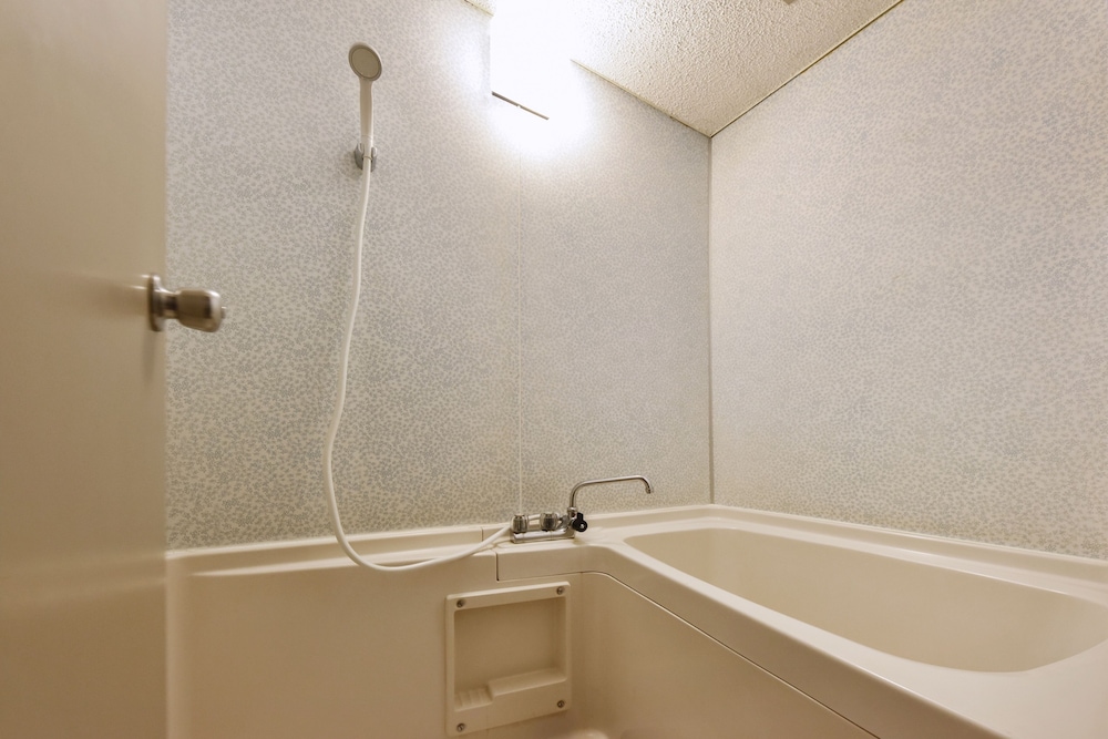 和洋室4ベッド+6畳 禁煙 バスルーム0 | ホテル鹿の湯