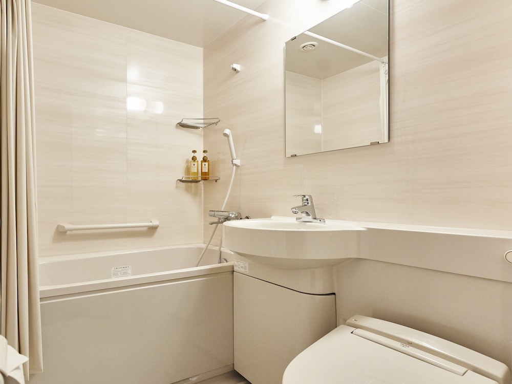 スタンダード ツインルーム 禁煙 (Japanese Style, Pond View) バスルーム0 | さるさわ池 よしだや