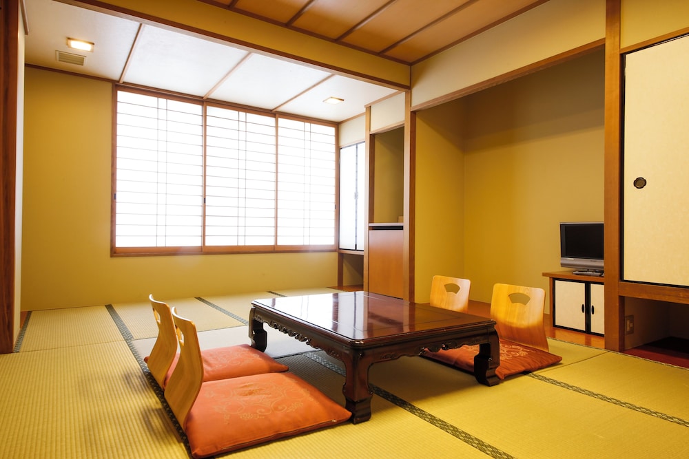 トラディショナル ルーム 禁煙 (Tatami Room,Up to 4 guests) 客室2 | さるさわ池 よしだや