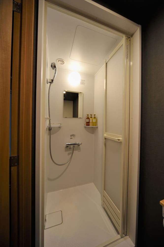 セミダブルルーム　禁煙 バスルームのシャワー0 | 徒士の湯ドーミーイン上野・御徒町