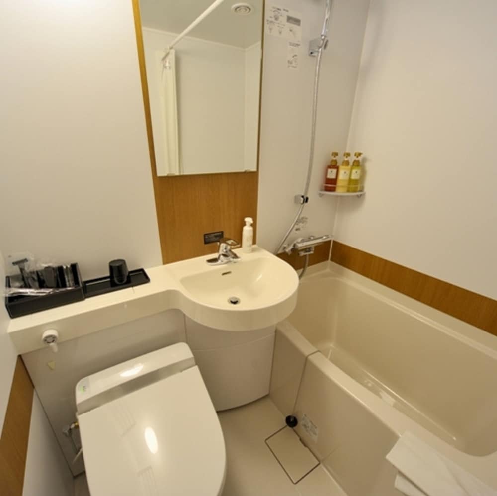 セミダブルルーム　禁煙 バスルーム0 | 徒士の湯ドーミーイン上野・御徒町