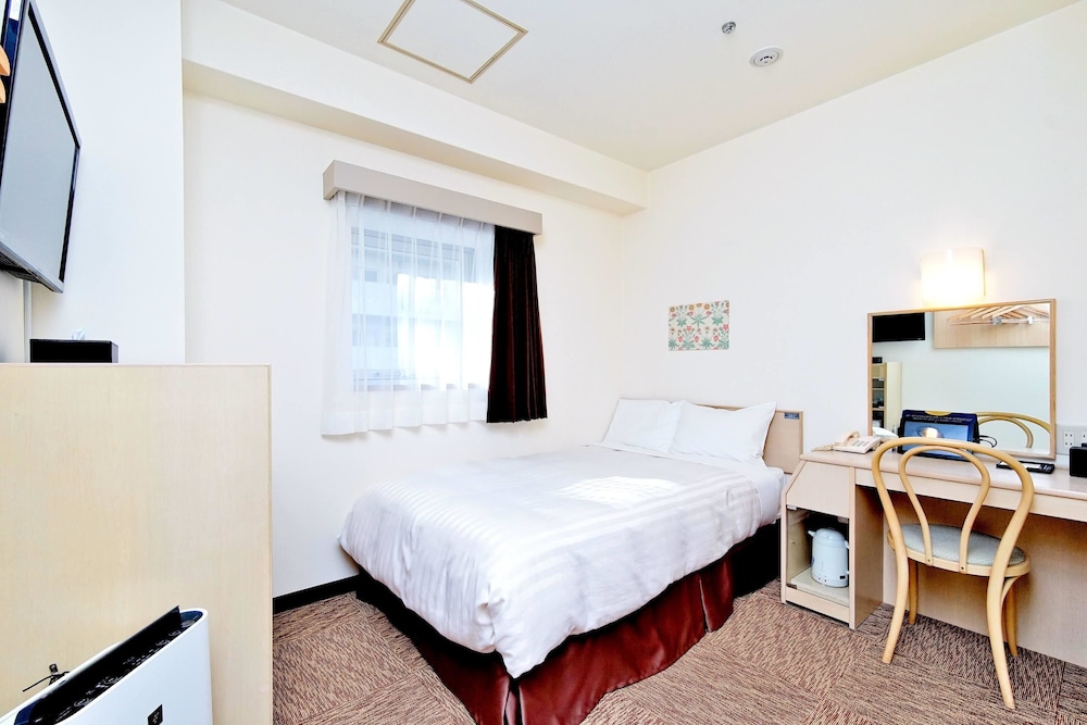 スタンダード ルーム ダブルベッド 1 台 禁煙 (Bed is a Semi double bed) 客室6 | ベストウェスタン大阪塚本