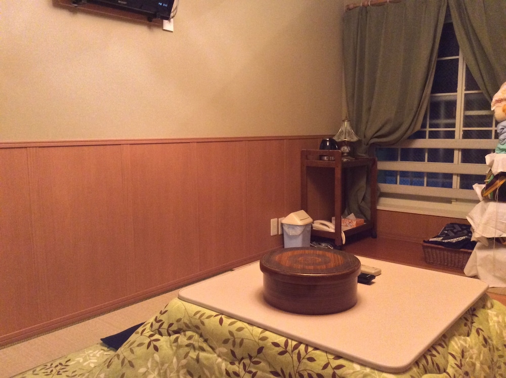 和室6畳　ファミリールーム | ヴィラ道後