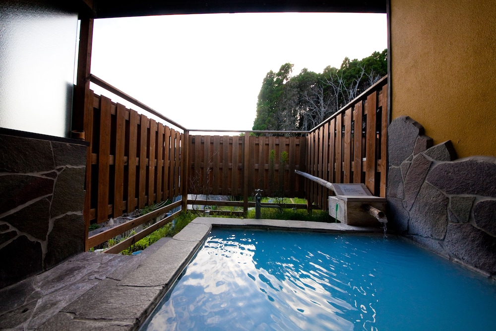 杜の離れ 8畳 和室 余剰有 バスルーム0 | 杜の湯 ゆふいん泰葉