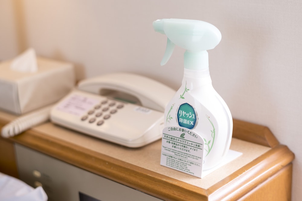 セミダブルルーム 喫煙可 客室の設備とサービス1 | 橋本パークホテル