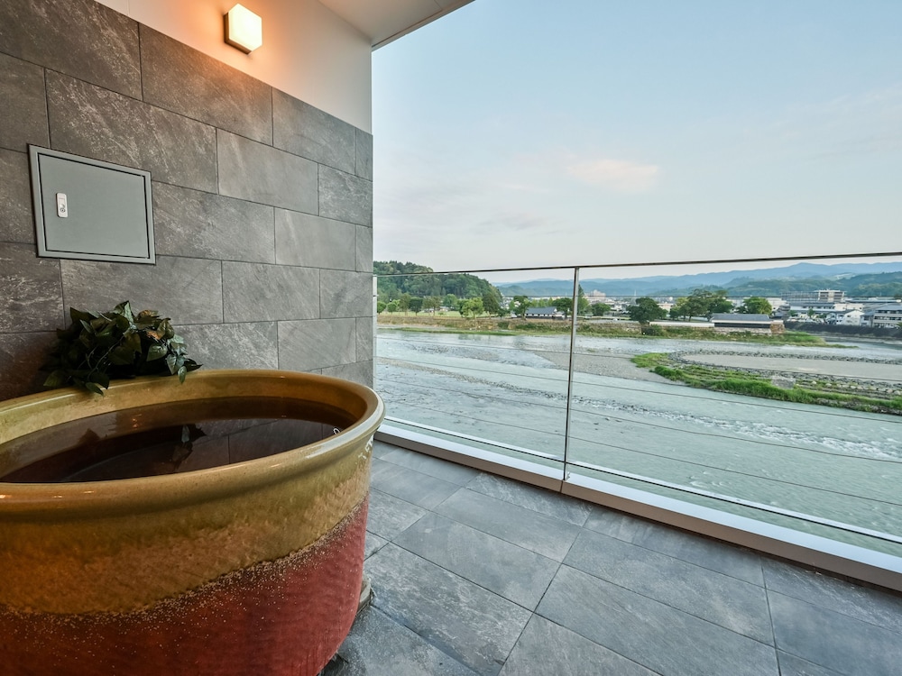 温泉付スイート和洋室 UME 禁煙 部屋からの景観0 | 人吉温泉 鍋屋