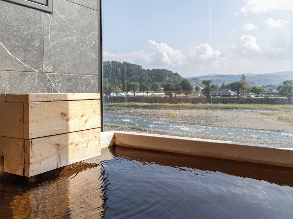 温泉付セミスイート和洋室 KAWASEMI 禁煙 客室3 | 人吉温泉 鍋屋