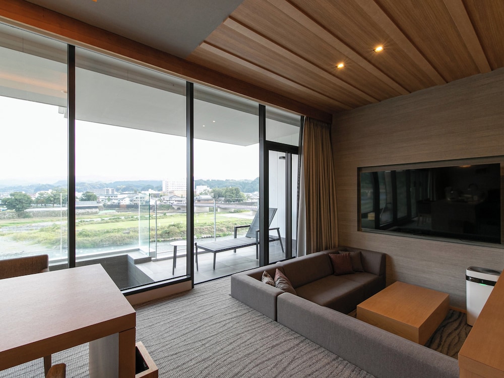 温泉付スイート和洋室 SAKURA 禁煙 客室6 | 人吉温泉 鍋屋