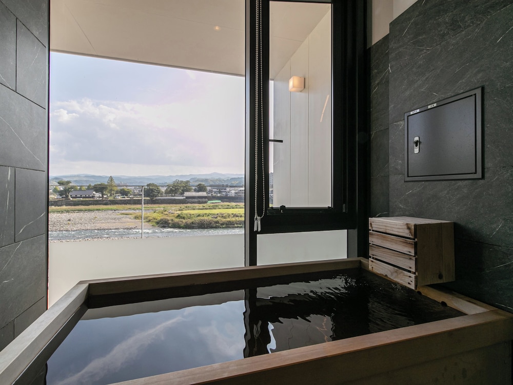 温泉付セミスイート和洋室 YAMASEMI 禁煙 客室3 | 人吉温泉 鍋屋