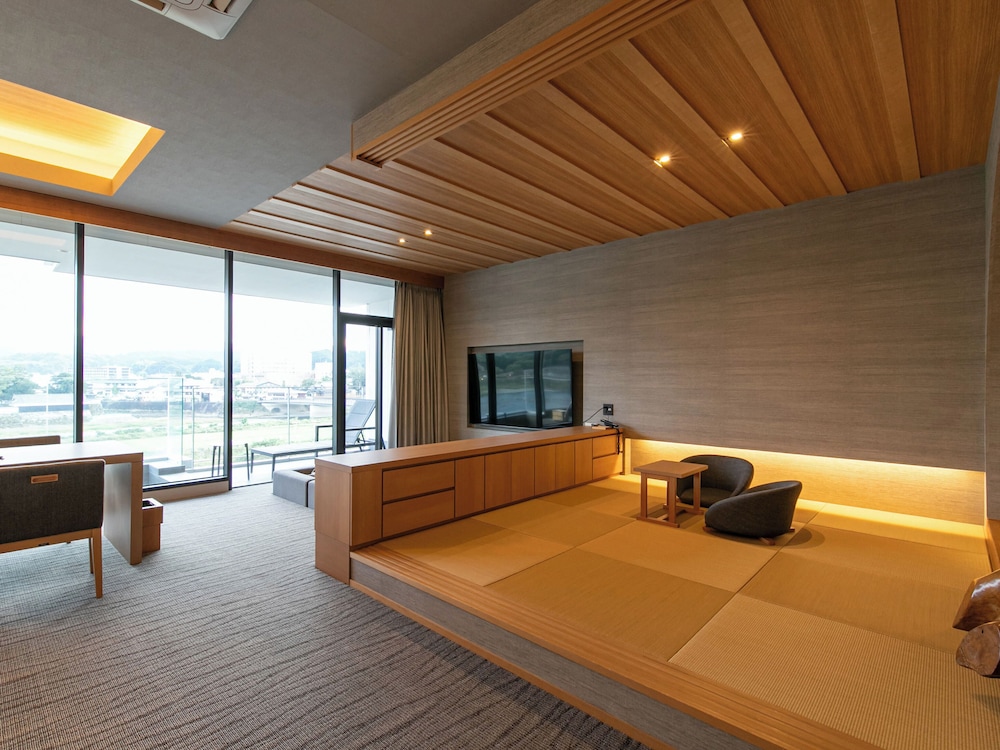 温泉付スイート和洋室 SAKURA 禁煙 客室7 | 人吉温泉 鍋屋