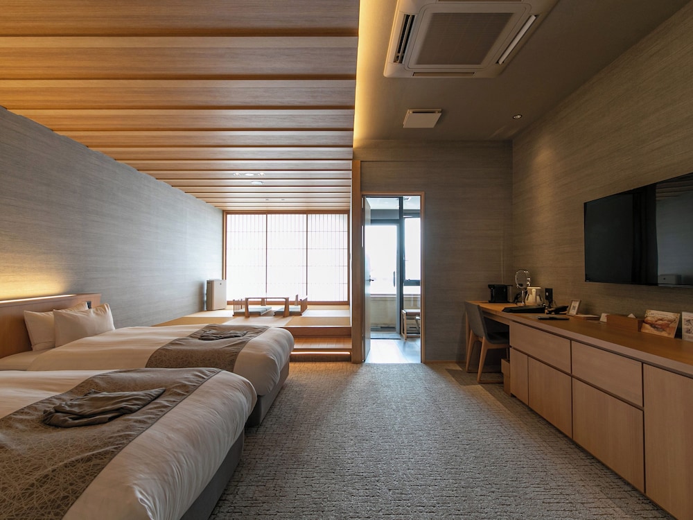 温泉付セミスイート和洋室 YAMASEMI 禁煙 客室7 | 人吉温泉 鍋屋