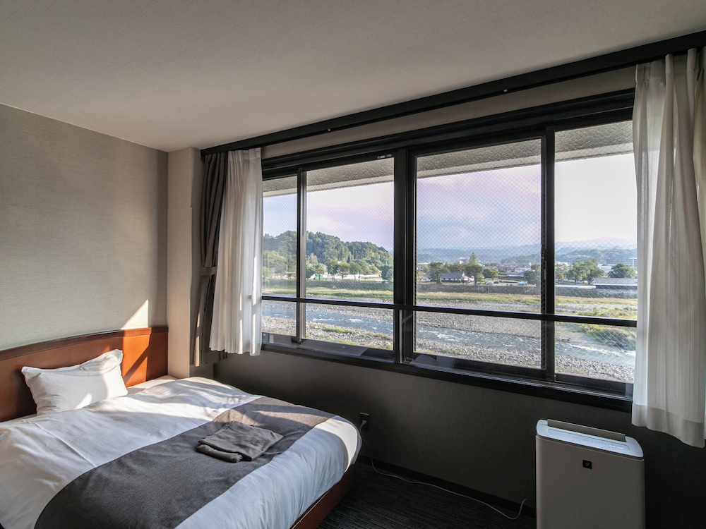 スタンダード和洋室 禁煙 客室4 | 人吉温泉 鍋屋