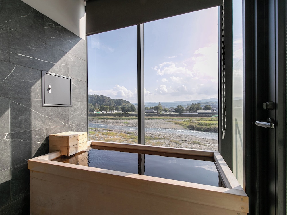 温泉付セミスイート和洋室 KAWASEMI 禁煙 客室2 | 人吉温泉 鍋屋