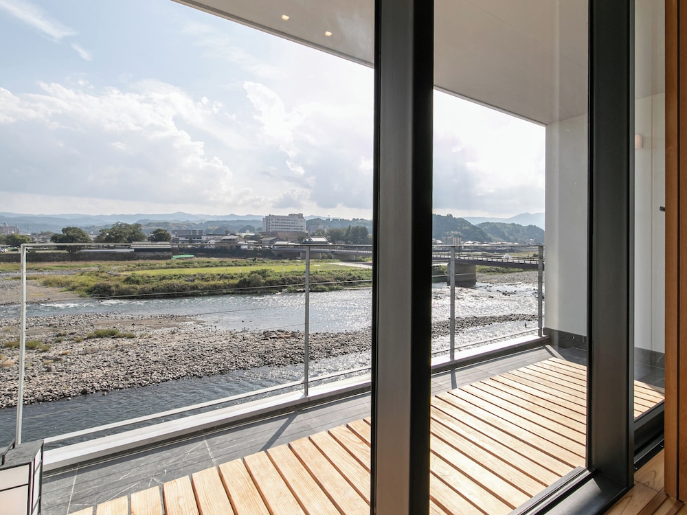 温泉付セミスイート和洋室 YAMASEMI 禁煙 客室5 | 人吉温泉 鍋屋