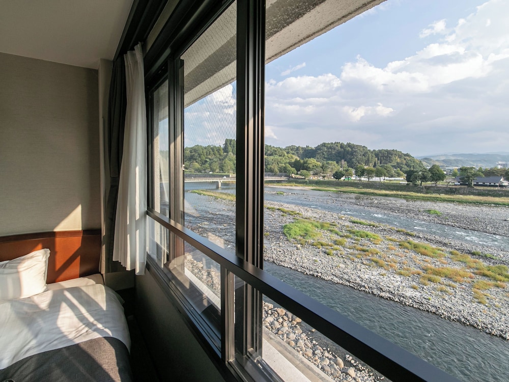 スタンダード和洋室 禁煙 客室1 | 人吉温泉 鍋屋