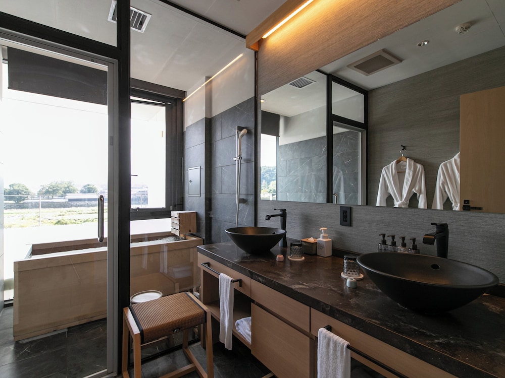 温泉付セミスイート和洋室 YAMASEMI 禁煙 客室6 | 人吉温泉 鍋屋