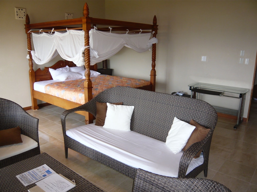 オーシャンフロント スイート 客室6 | エコヴィレッジ西表