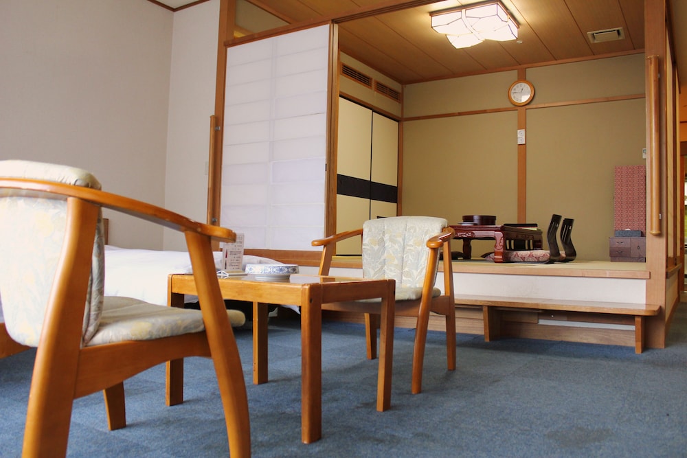 和洋室　禁煙 客室1 | フォレストリゾート 湯の里 杉菜