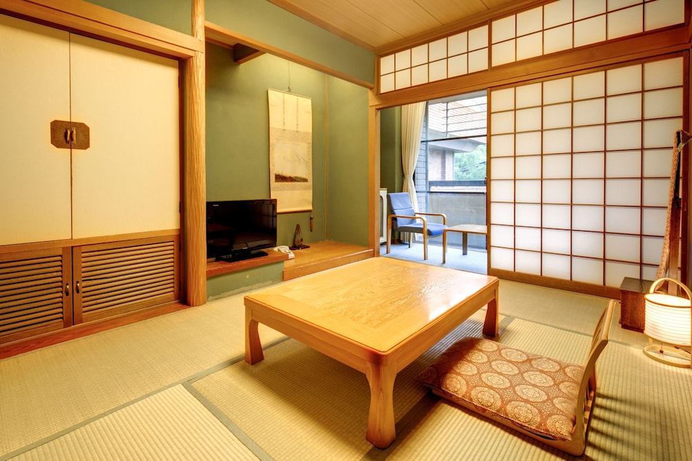 こじんまり和室　喫煙可 | フォレストリゾート 湯の里 杉菜