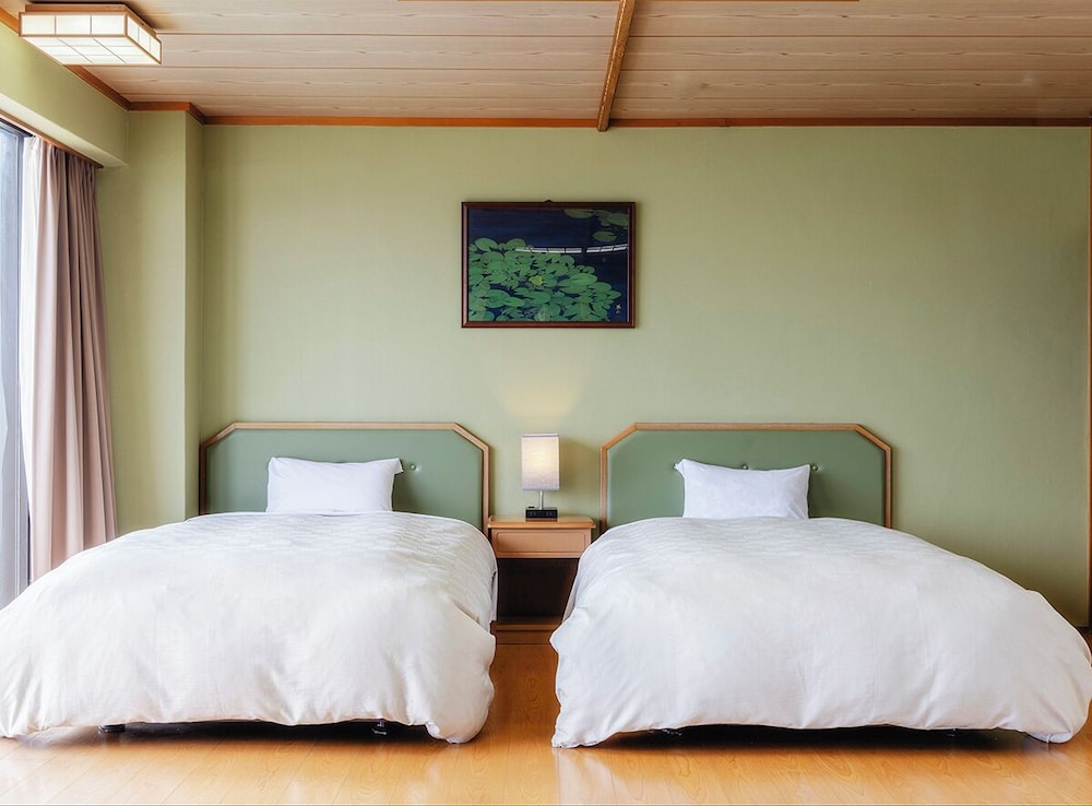 デラックス ルーム 客室1 | 指宿温泉 ホテル翔月