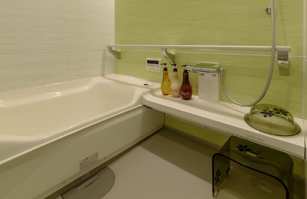 グランド ヴィラ 3 ベッドルーム 禁煙 バスルーム1 | ホリデイハウス　グリーンガーデン