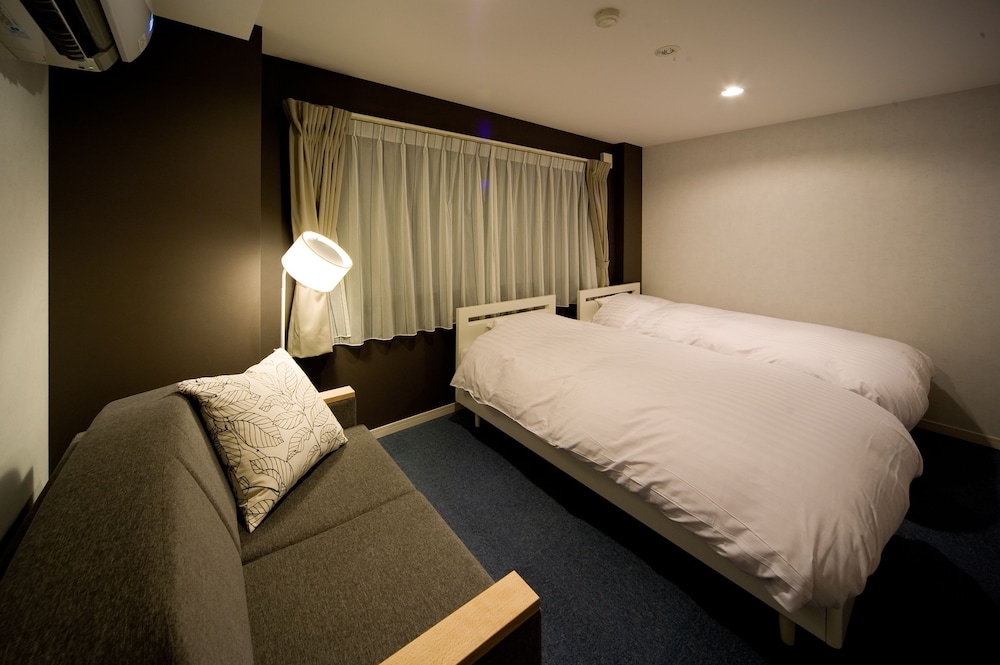 プレミアム ホリデイ リビング 禁煙 客室2 | ホリデイハウス　グリーンガーデン