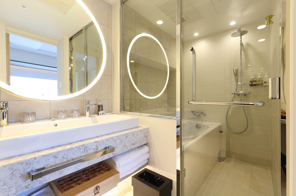 ラグジュアリークアッド( 4名利用) 禁煙 バスルーム0 | ソラリア西鉄ホテル福岡