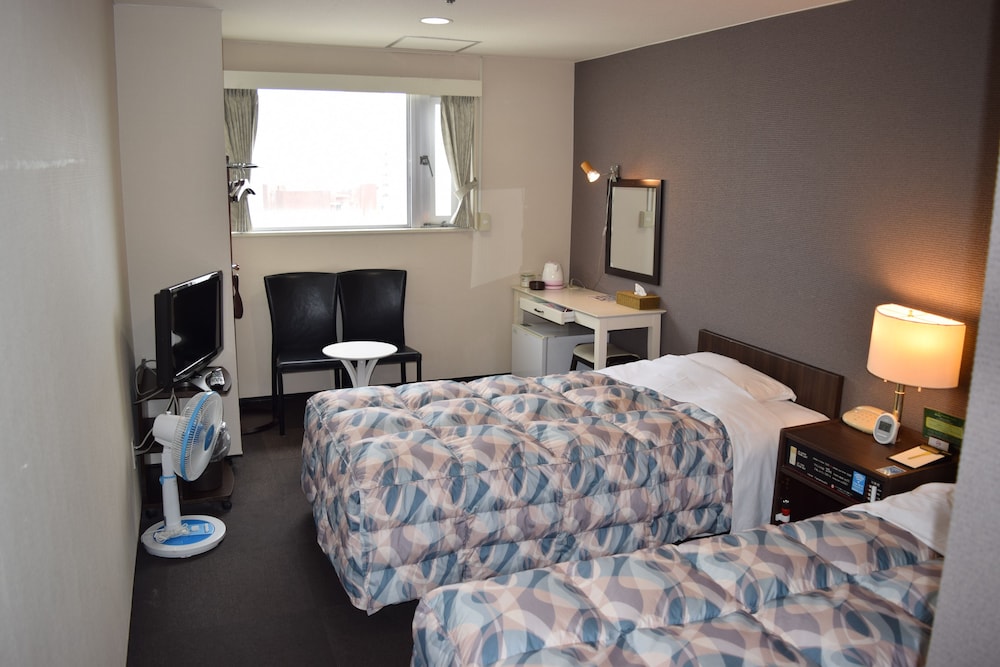 スタンダード ツインルーム シングルベッド 2 台 禁煙 シティビュー 客室2 | ホテル山の内