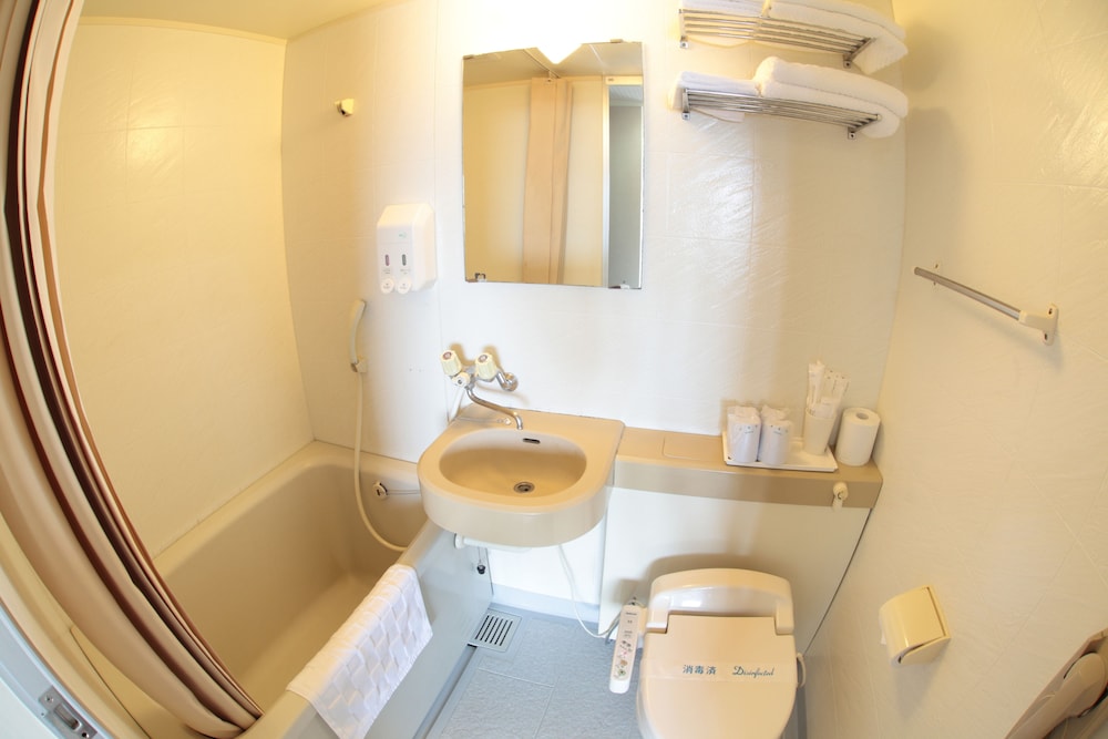 スタンダード ツインルーム シングルベッド 2 台 禁煙 シティビュー バスルーム0 | ホテル山の内