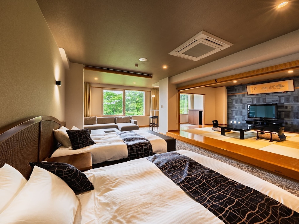 プレミアムルーム 和洋室 禁煙 客室5 | 美湯の宿 両築別邸