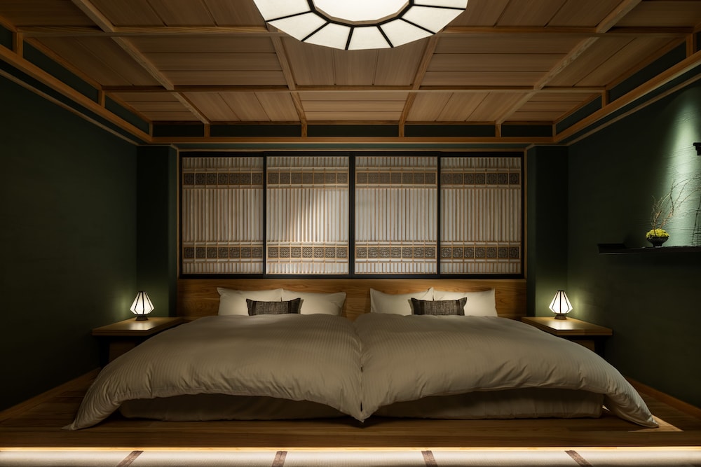 和室14畳 禁煙 客室1 | 野鶴亭