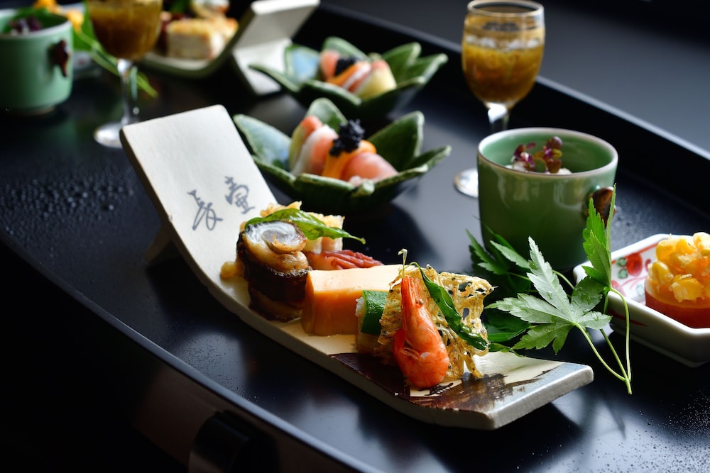 和室10畳 禁煙 旅館のお食事処10 | 野鶴亭