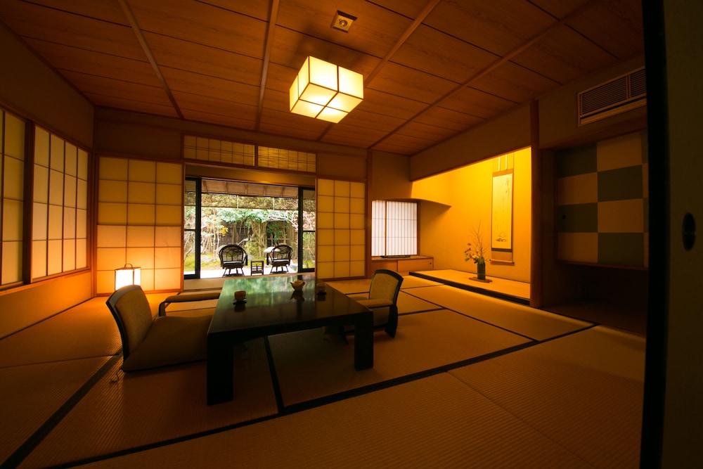 閑閑庵 | 野鶴亭