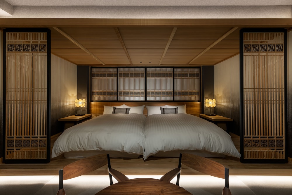 和室10畳 禁煙 客室2 | 野鶴亭