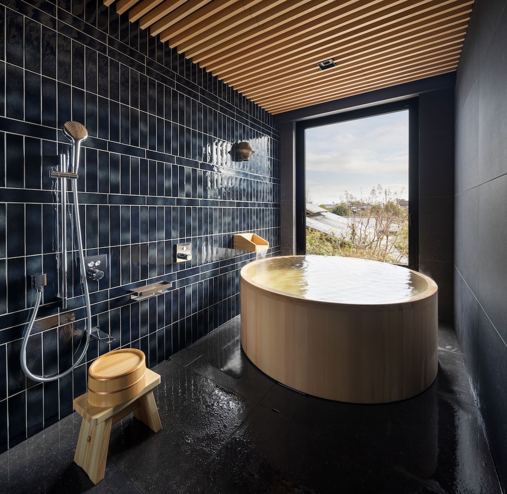 和室14畳 禁煙 バスルーム2 | 野鶴亭