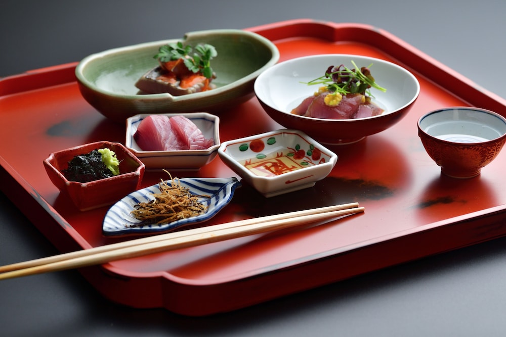 和室10畳 禁煙 旅館のお食事処4 | 野鶴亭