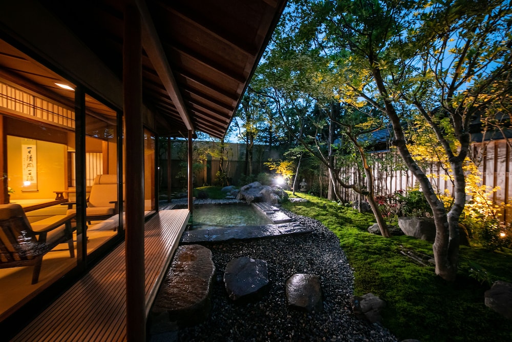 秋成庵 部屋からの景観0 | 野鶴亭