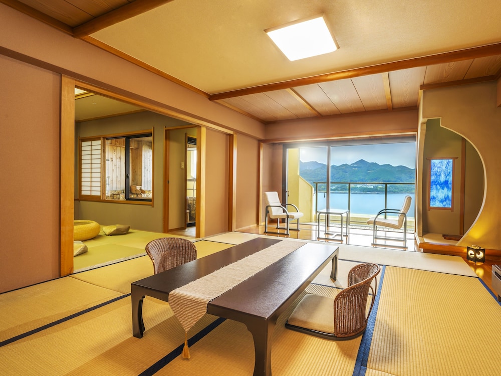 展望露天風呂付スイート（オーシャンビュー）（禁煙） 客室1 | 亀の井ホテル 那智勝浦