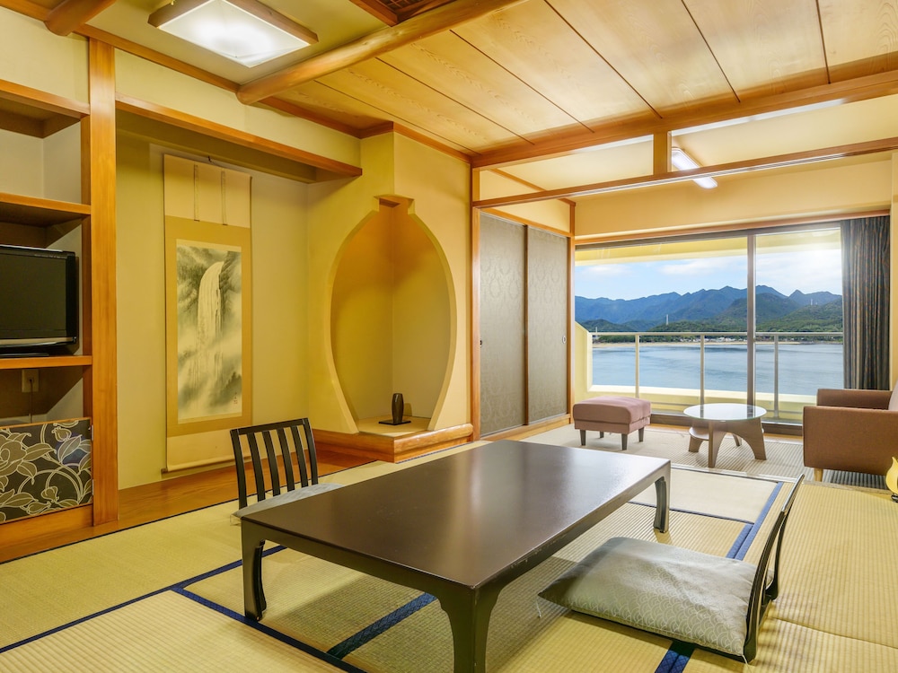 和室10畳(オーシャンビュー)(禁煙) 客室1 | 亀の井ホテル 那智勝浦