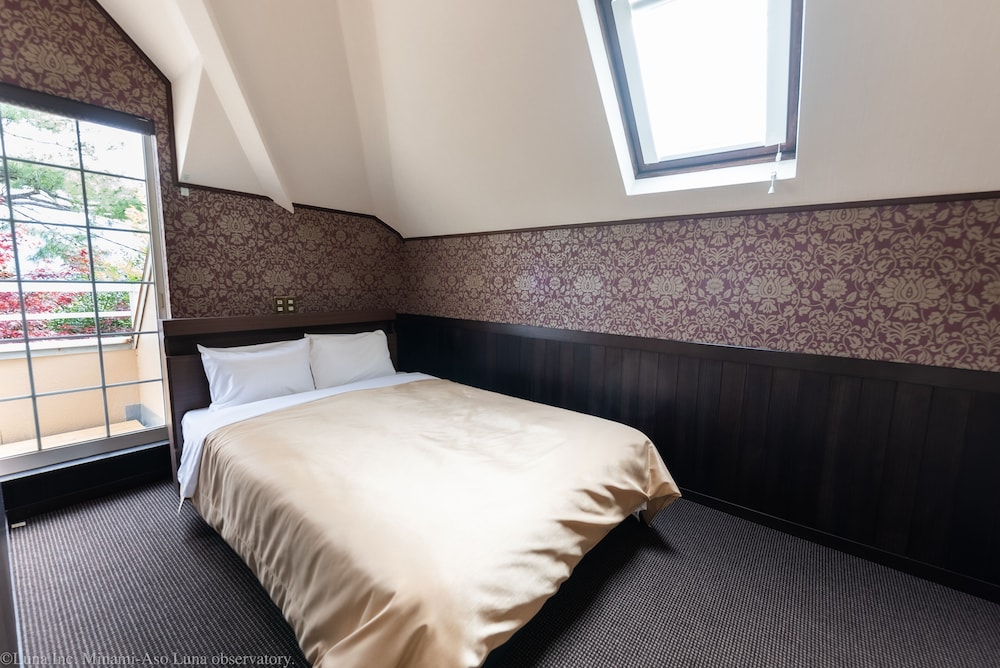 本館メゾネット ダブル 禁煙 | 南阿蘇ルナ天文台 オーベルジュ 森のアトリエ