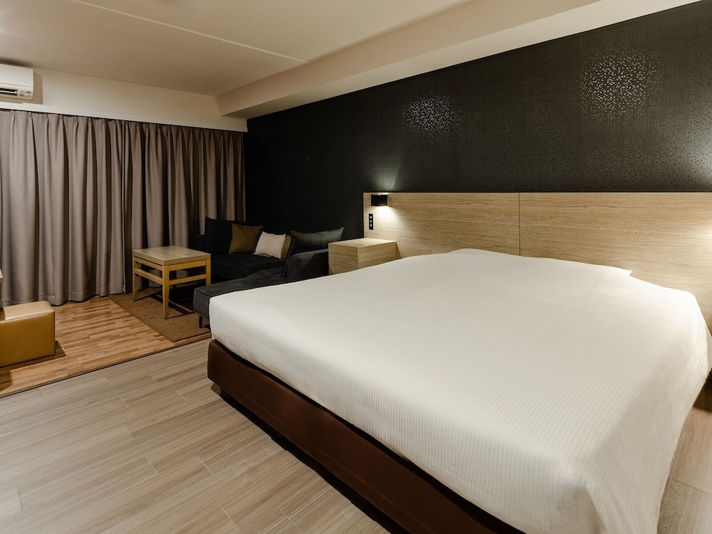 デラックスキング 禁煙 -North- 団体3室以上は予約不可 客室8 | Sakura Terrace The Gallery (サクラテラス ザ ギャラリー)