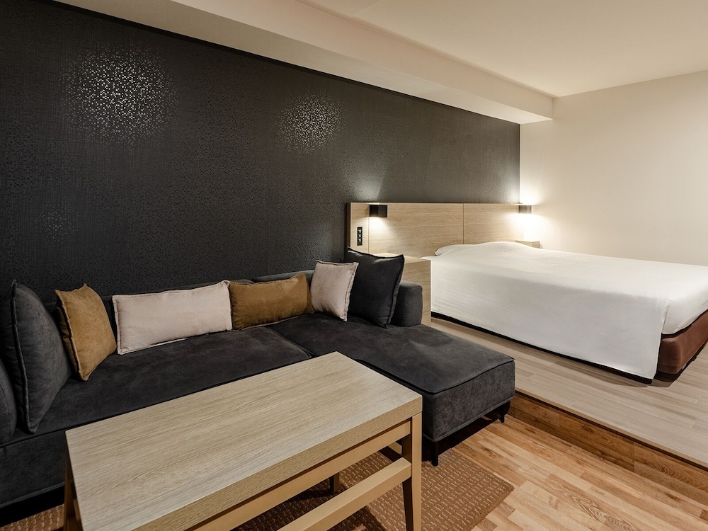 デラックスキング 禁煙 -North- 団体3室以上は予約不可 客室7 | Sakura Terrace The Gallery (サクラテラス ザ ギャラリー)