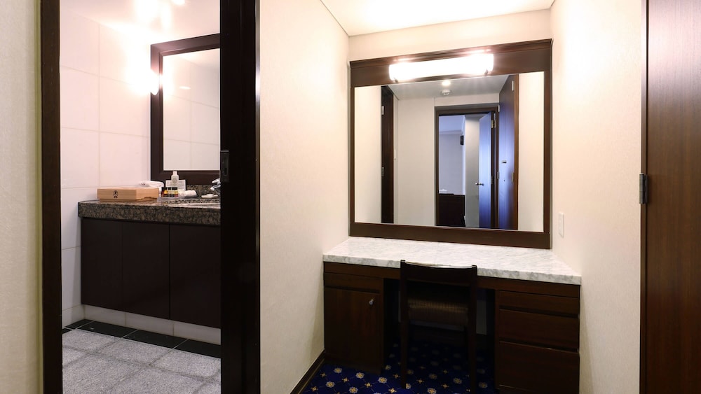 ロイヤル スイートルーム 禁煙 バスルーム1 | 西鉄グランドホテル