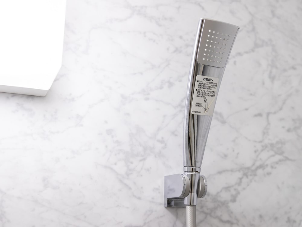 デラックス ダブルルーム 禁煙 バスルーム1 | アリストンホテル神戸