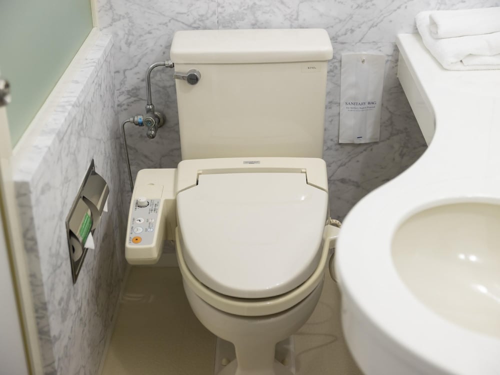 デラックス ダブルルーム 禁煙 バスルームの設備0 | アリストンホテル神戸