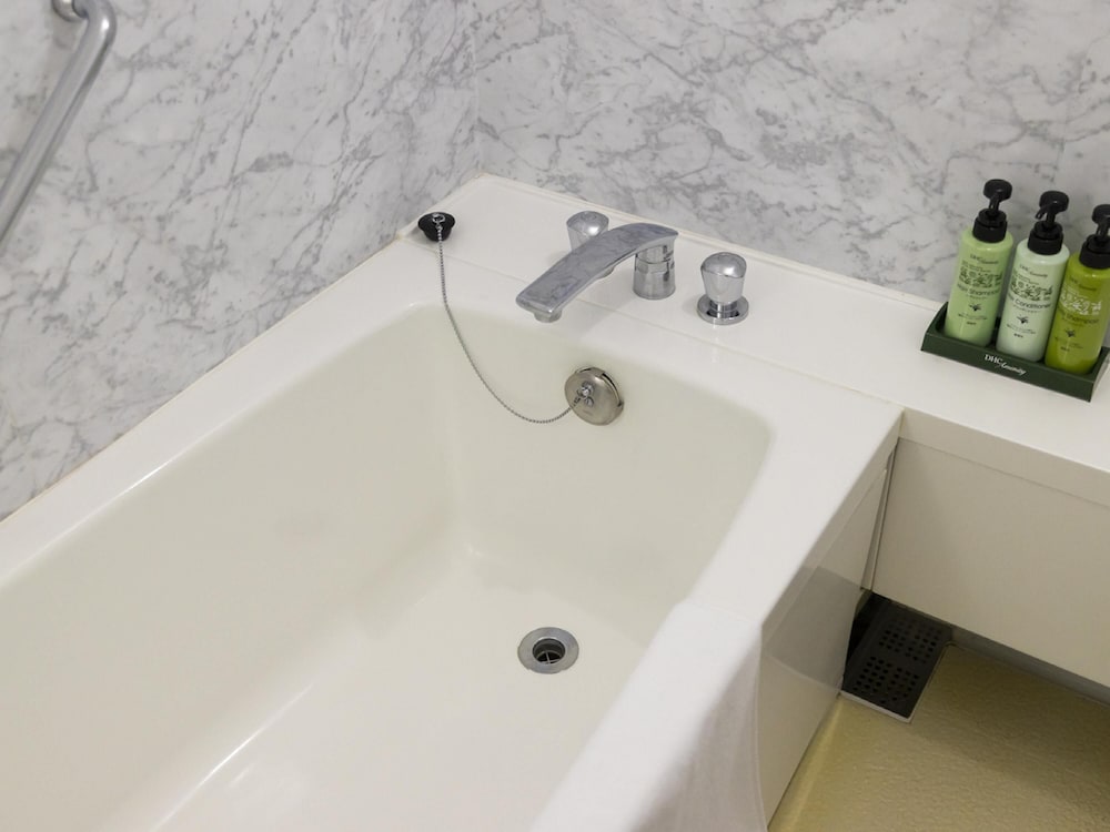 デラックス ダブルルーム 禁煙 バスルーム7 | アリストンホテル神戸