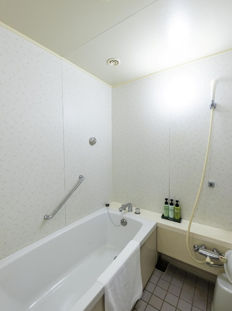 デラックス ダブルルーム 禁煙 バスルーム12 | アリストンホテル神戸