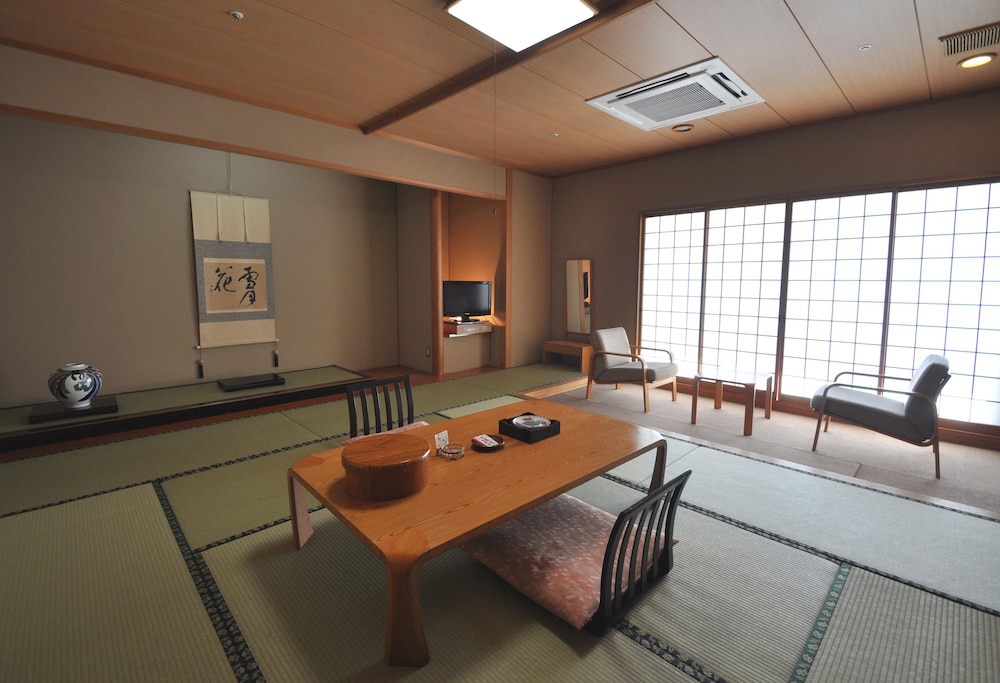 和室 客室1 | 玉名温泉 ホテルしらさぎ