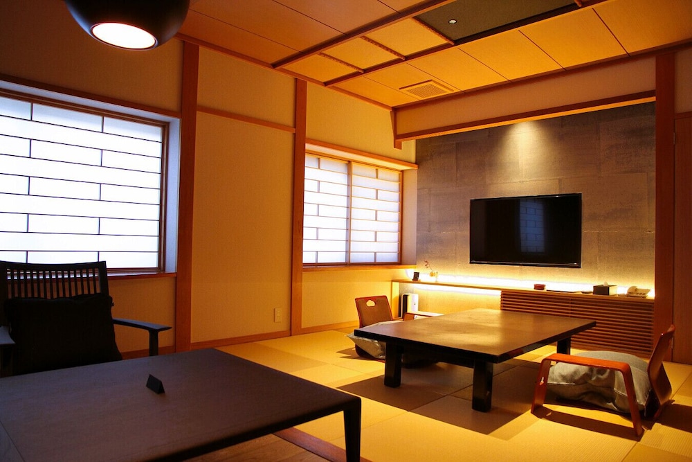 トラディショナル 4 人部屋 客室12 | 城崎温泉 四季香る宿 いちだや